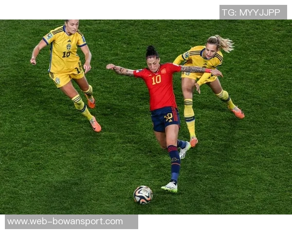 加拿大女足与瑞典队激战正酣谁将晋级国际赛场的巅峰对决