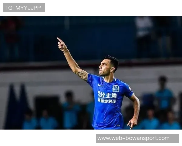 富力迎战澳超球队全力争胜展现中国足球实力与魅力